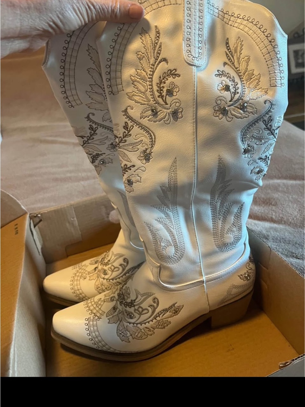 White Embroidered Western Cowboy Boots